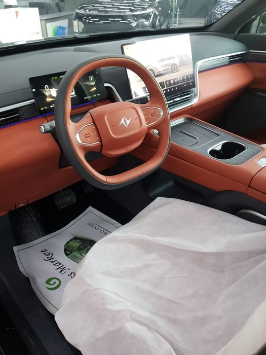 Dong Feng 008 Ultra. 2025. Hybrid