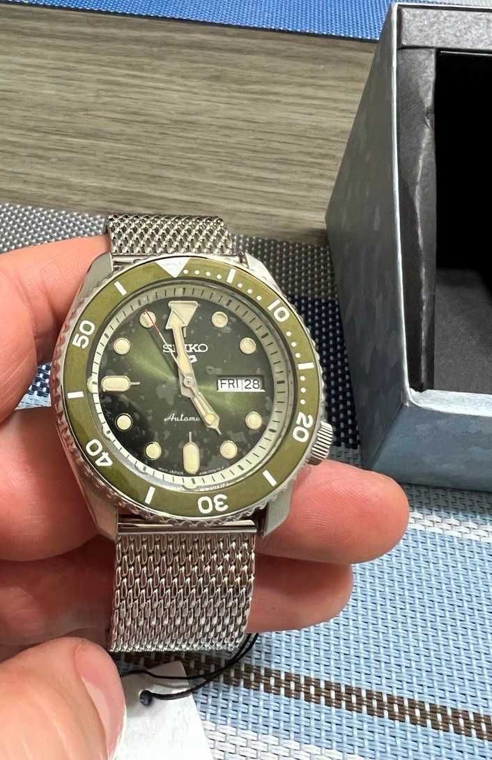 Японские часы Seiko 5 Sport Olive dial