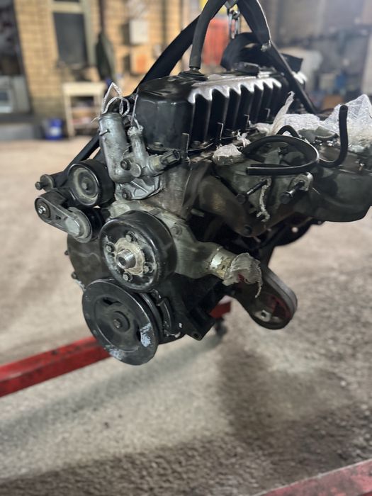 Продам двигатель на запчасти целиком Jeep grand cherokee WJ 4.0