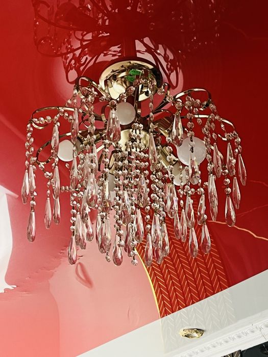 Люстра для зала.