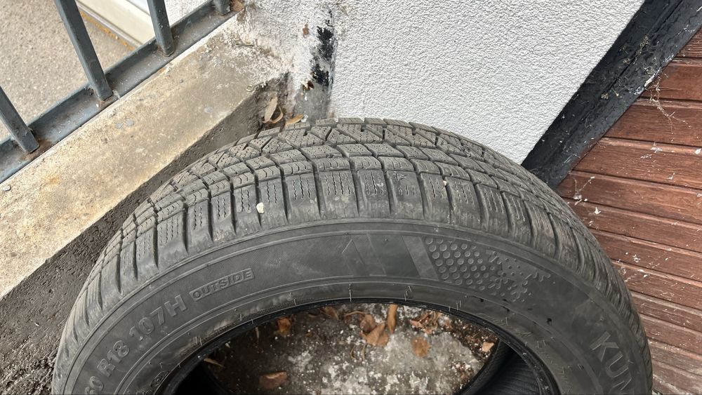Зимни гуми KUMHO за джип 235.60.18 ДОТ 2021г.карани са малко.Перфектни