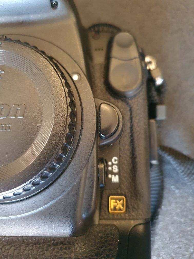 Nikon D3s, 63k cadre! Mai am inca doua, cadou blitz