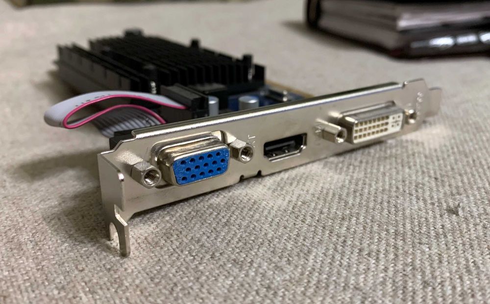 Placa video Sapphire HD4350 256MB DDR2 64-Bit, DVI, VGA, HDMI PCI E