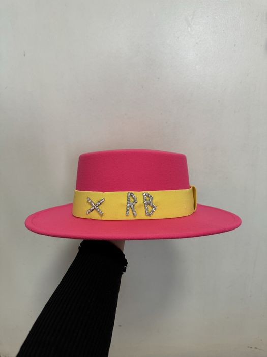 Шапка RB в различни цветове