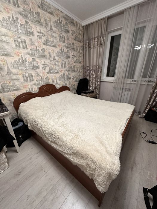 Кровать спальная