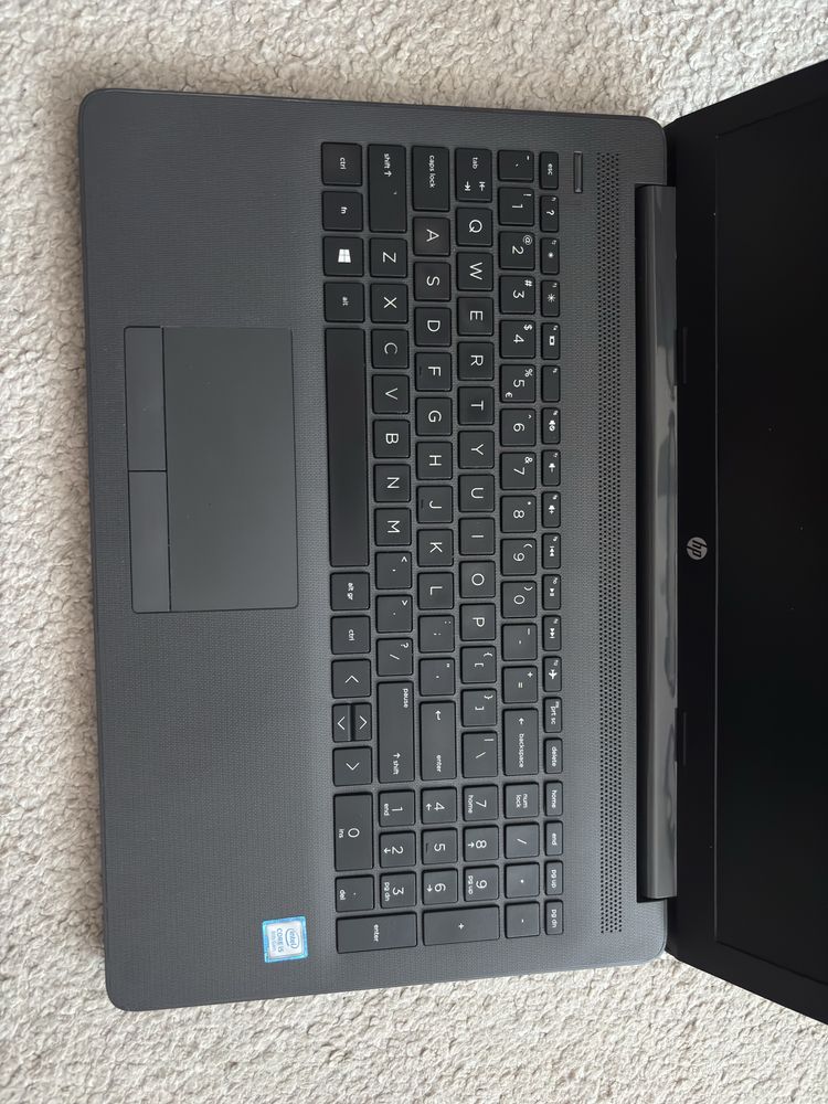 Laptop HP 250 G7 i5 8265u 15.6 inch 8GB DDR4 256GB SSD - 10/10