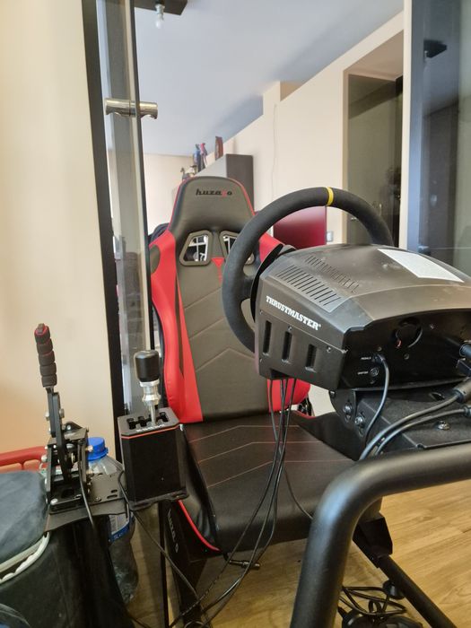 Racing Sim- Thrustmaster TS PC Ferrarri 488 + Huzarro Speed 6.0