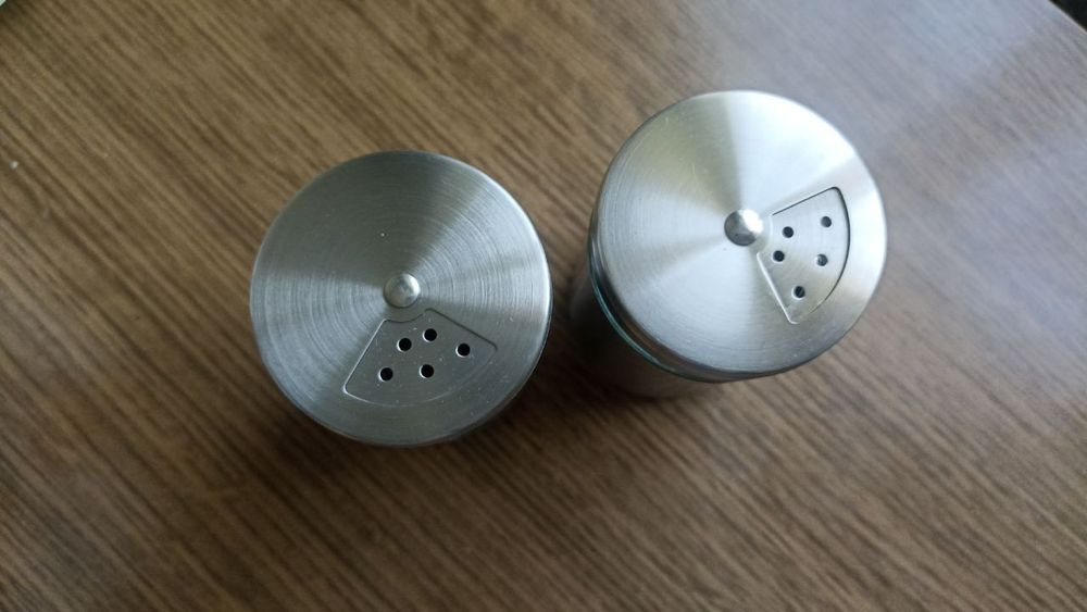 Солонки НОВЫЕ ( 2 штуки)