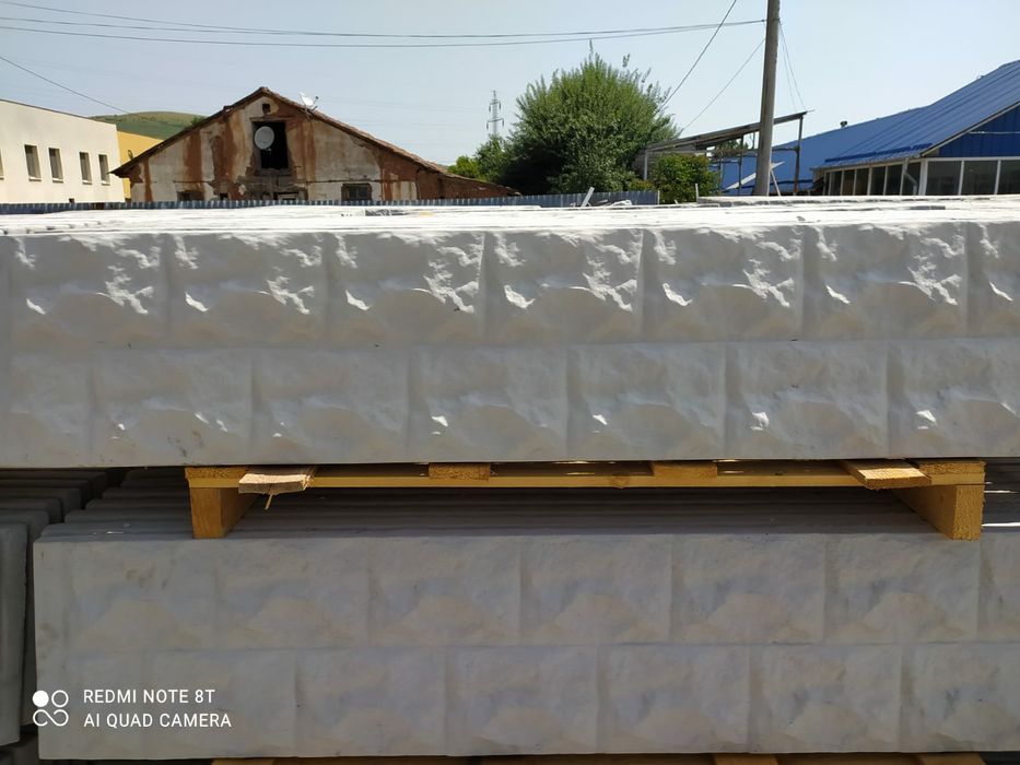 Gard din plăci de beton