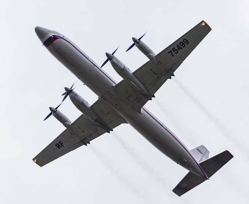 модель самолёта ИЛ-18 KVZ Plasticart ГДР СССР 1962 МЕГАРАРИТЕТ!