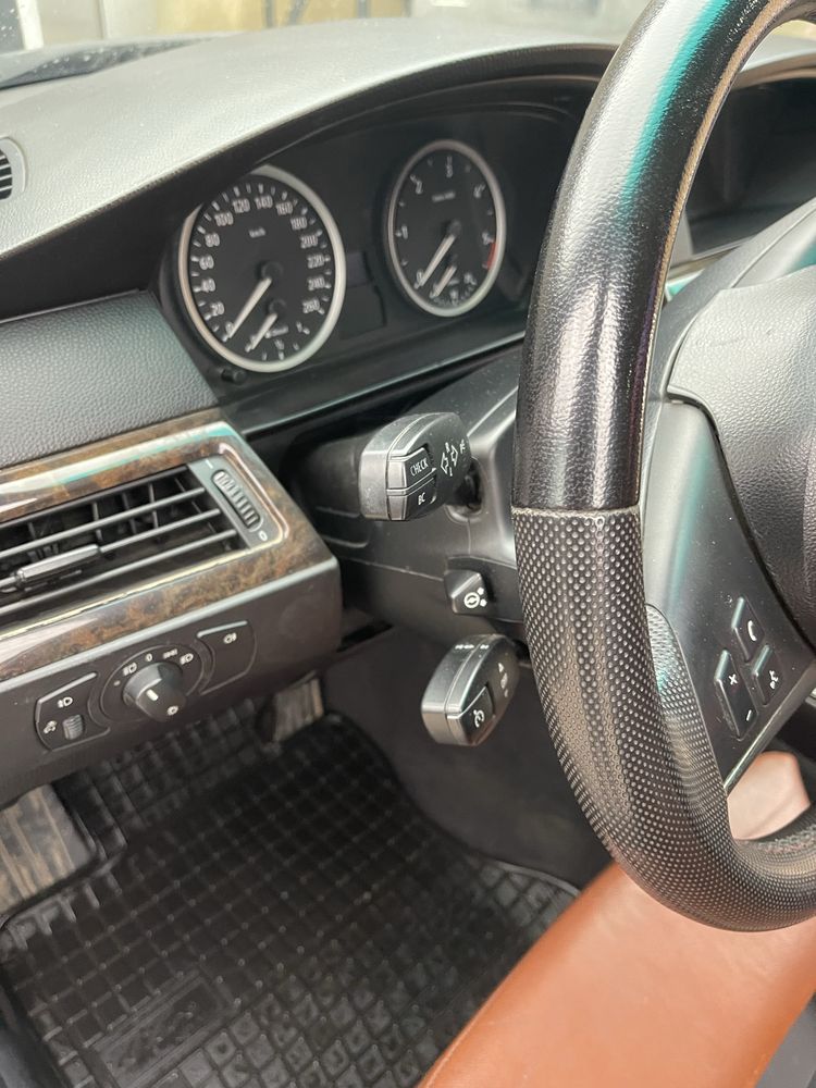 BMW e61 530D 2005г