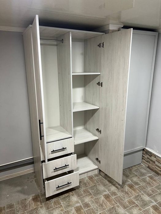 Krovat 2 kishilik. Kravat 1 kishilik. Shkaf. Kupeliy shkaf.