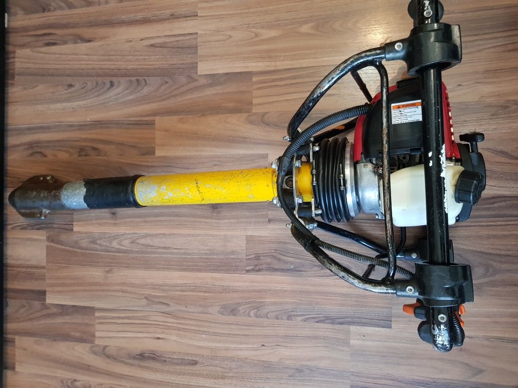 Robel, Geismar Ciocan de burat(buloneză)motor honda gx35 în 4 timpi