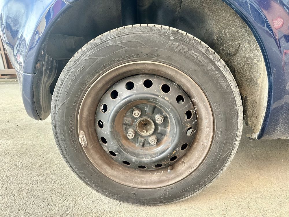 Използвани 4 бр. летни гуми 175/65 R14