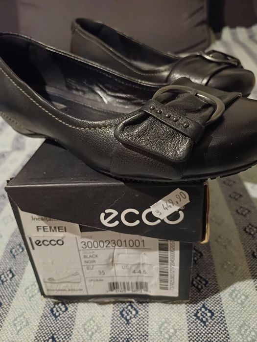 Pantofi NOI firma  ECCO casual mărimea 35/36.
