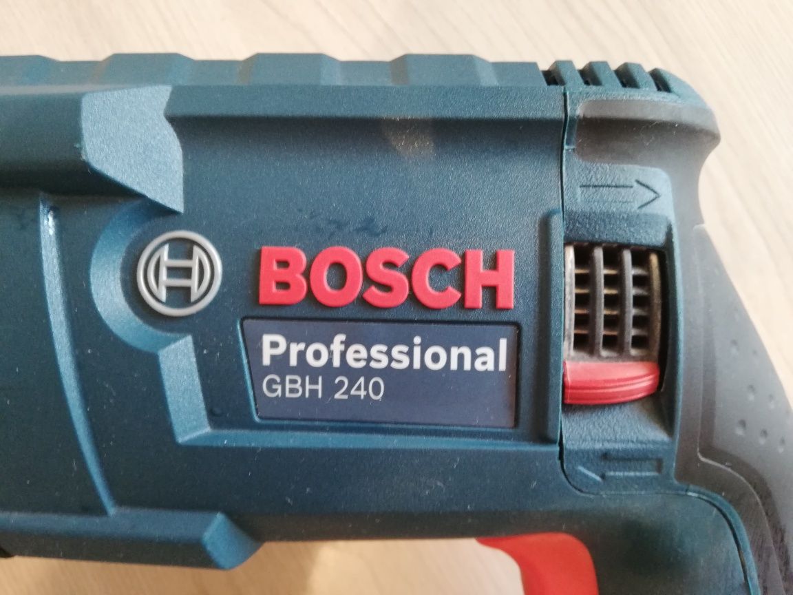 Перфоратор Bosch GBH - 240