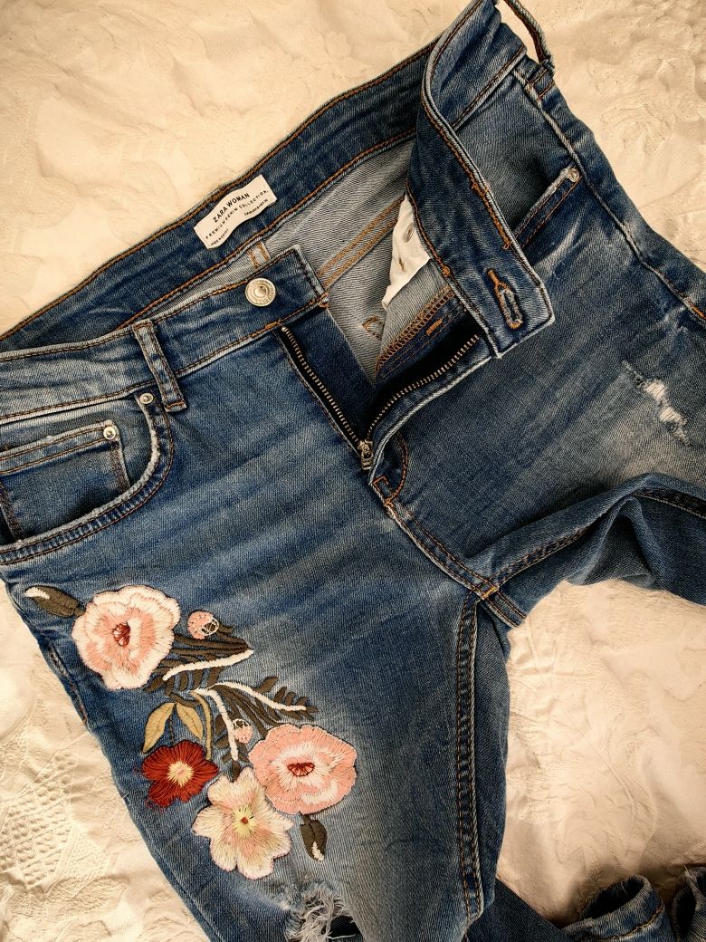 Дънки Zara с флорална бродерия номер 40 эластични