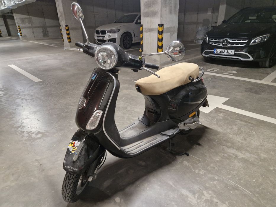 Scuter Piaggio Vespa LX50 Negru