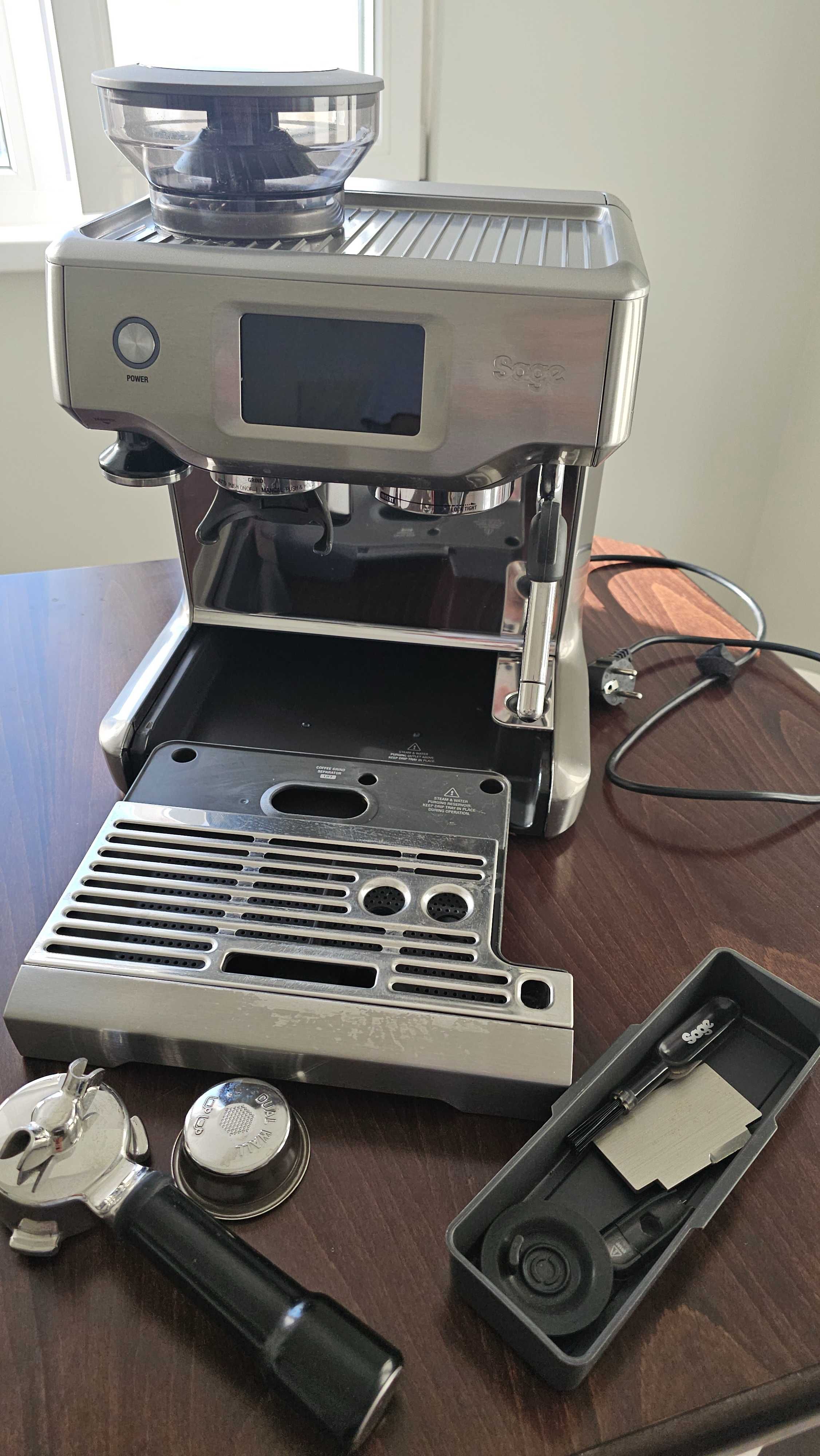 Кафемашина SAGE SES880BSS Barista Touch