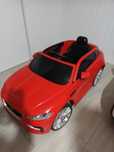 Masinuta cu acumulator pentru băieți marca Jaguar