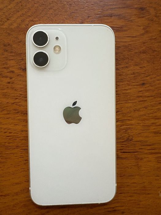Iphone 12 mini Бял, Много запазен