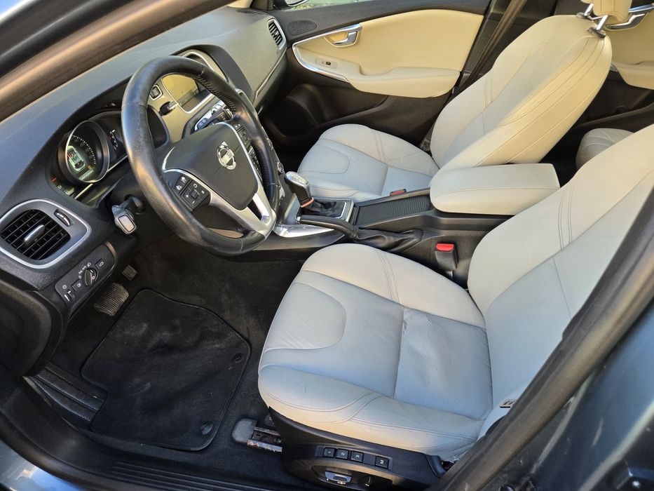 Volvo V40 2.0 D Automat Extra Full Propietar Stare Perfecta  Variante