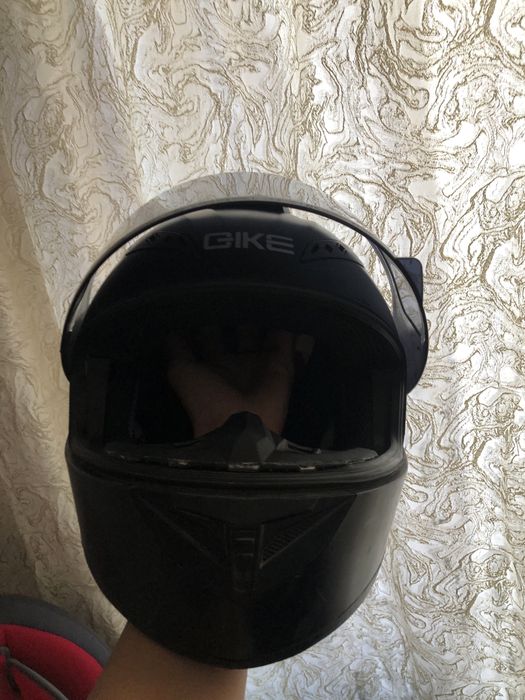 Черный шлем Gike