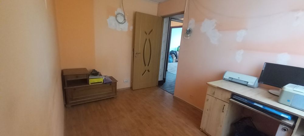 Apartament decomandat 3 camere zona Vest