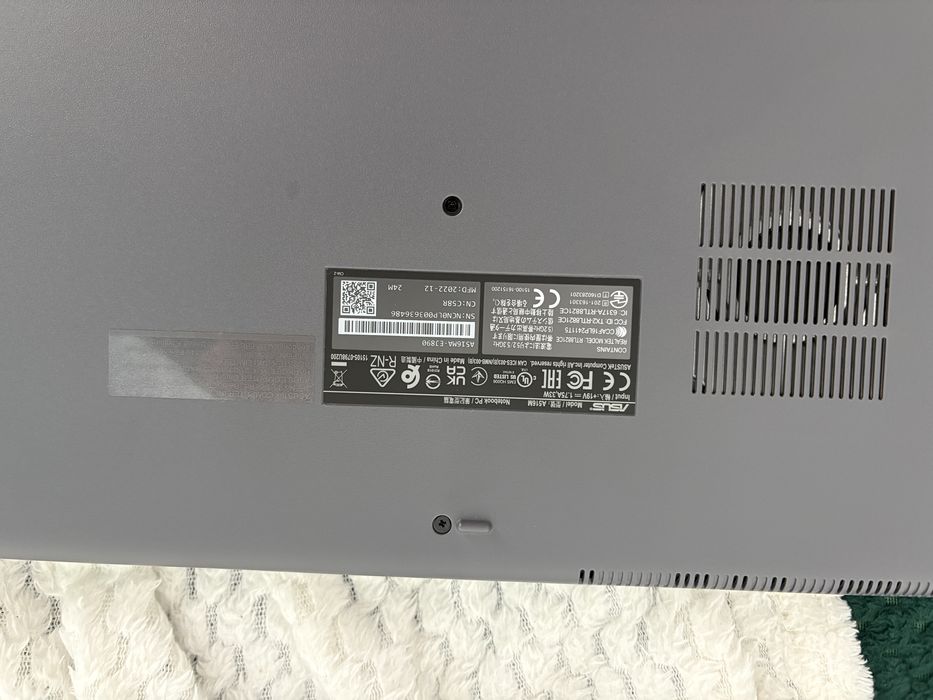 Vand laptop Asus