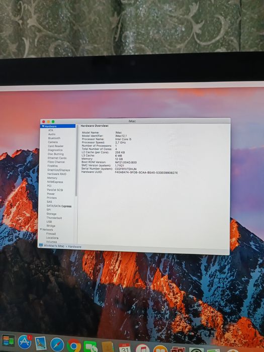 Vând iMac 12.1 Intel Core i5 2.7GHz Memory12GB hdd 1T