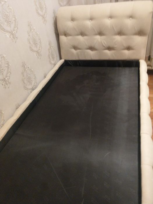 Кровать с матрасом