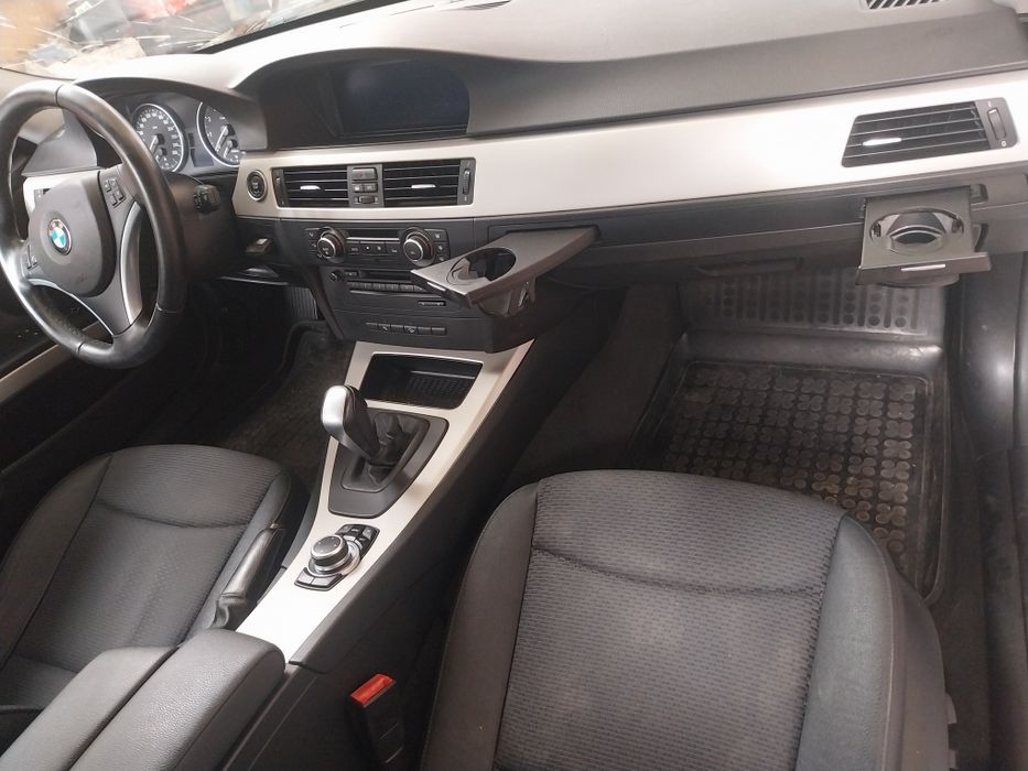 Арматурно табло за NAVI CIC и КЪП ХОЛДЪРИ Бмв LCI /Bmw E90 E91 E92 E93