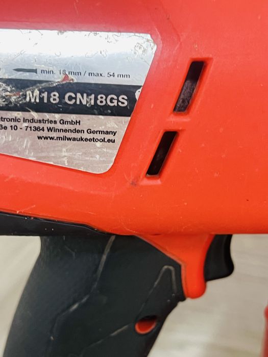 Milwaukee M18 CN 18 GS capsator milwaukee