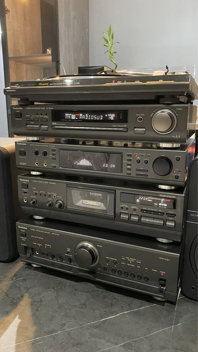 Linie Technics (amplificator, deck, tuner, egalizator, pick-up) boxe