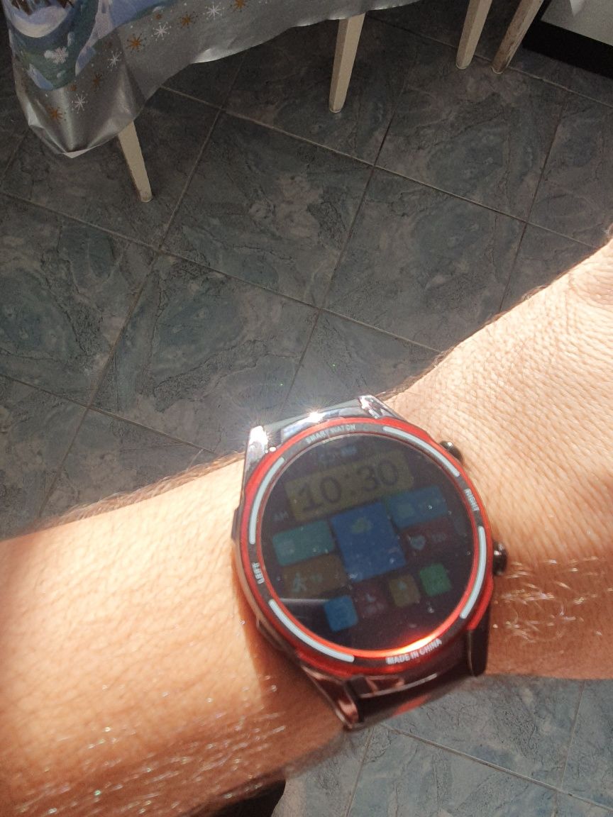 Smartwatch ecran de 4 cm, cel mai mare de pe piata
