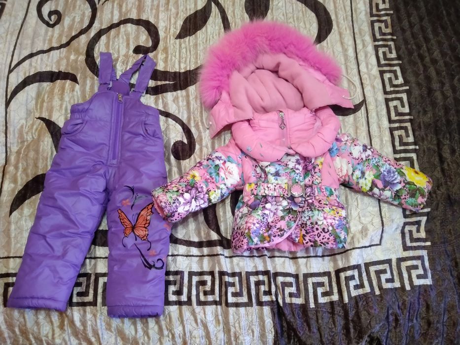 Продам комбенизон зимний на девочку
