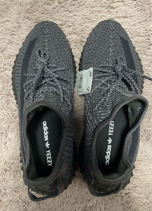 Vând yeezy 350 boost black reflective
