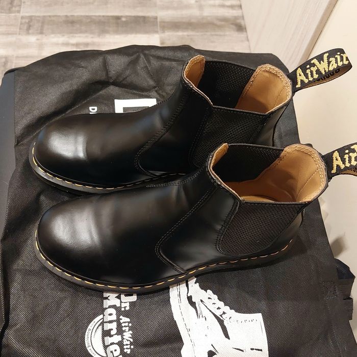 Dr. Martens черни боти (модел Chelsea) от натурална кожа