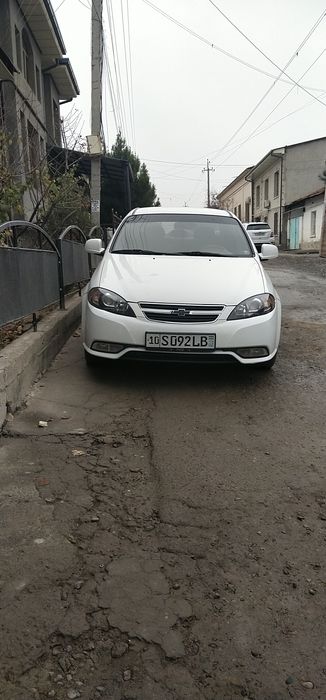 Lasetti 1.8 AT sotiladi