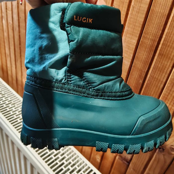 Топли обущета за малки крачета