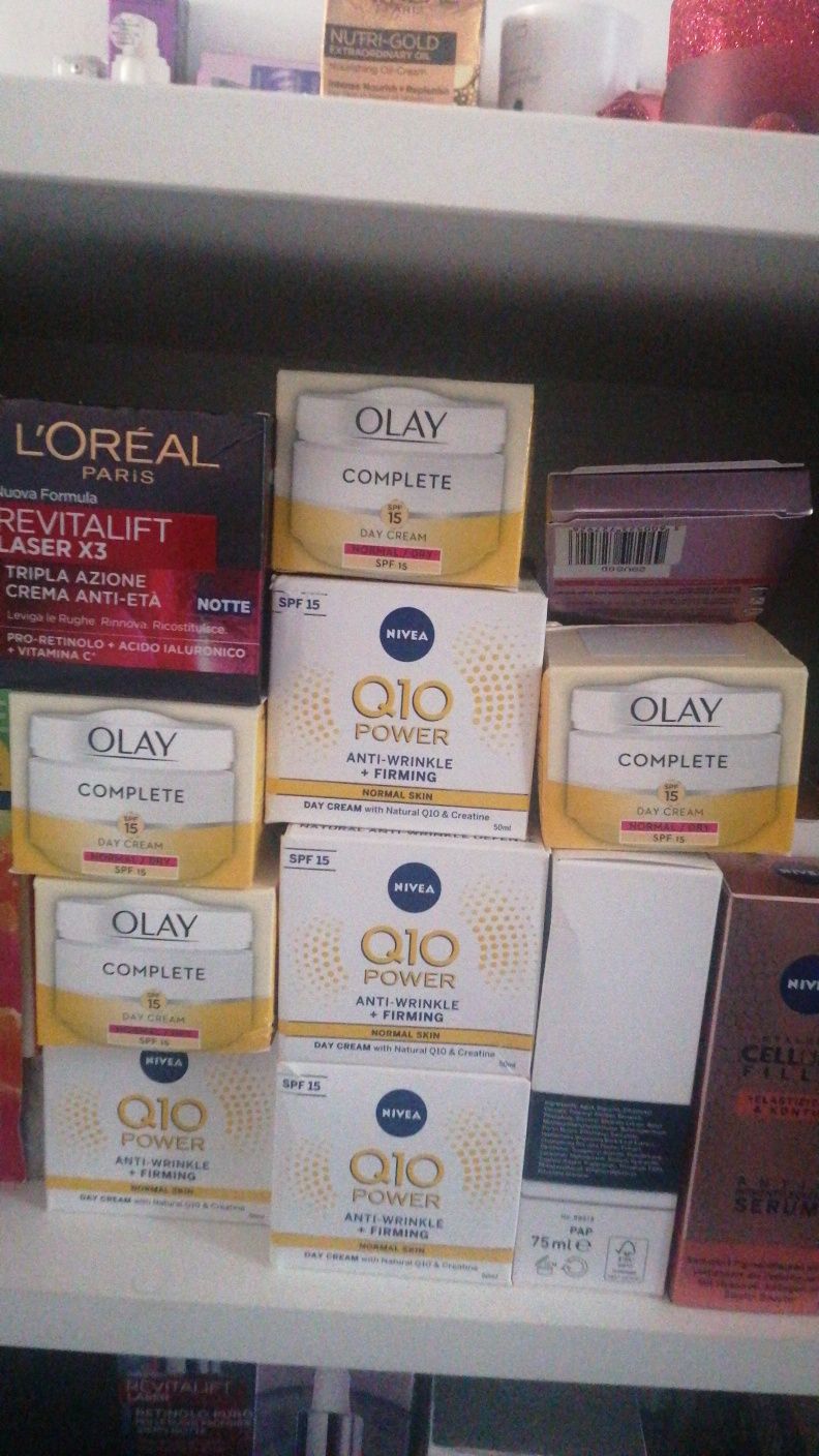 Vand creme Loreal Olay, noi in cutie