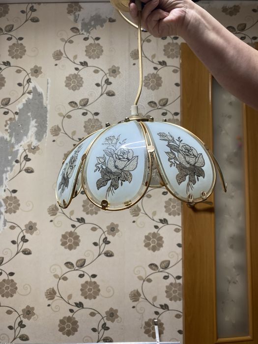 Продается люстра в хорошем состоянии