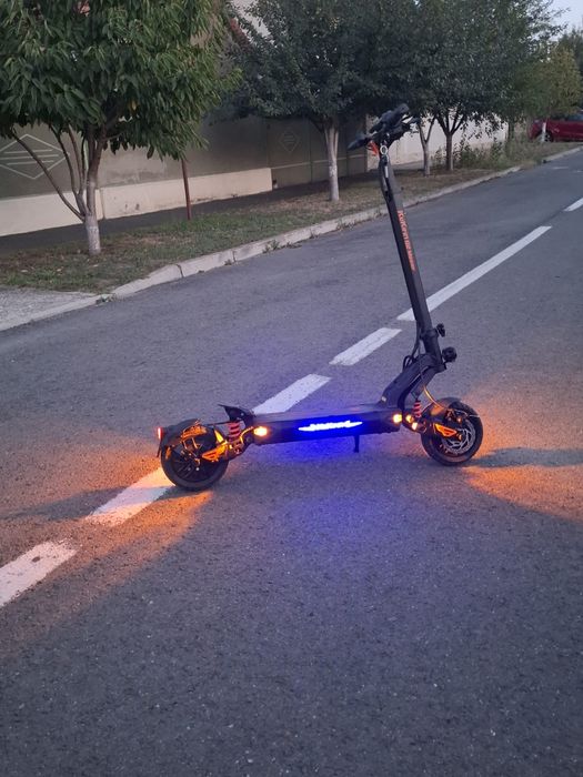 Vând trotineta electrica kukirin g2 master 2025