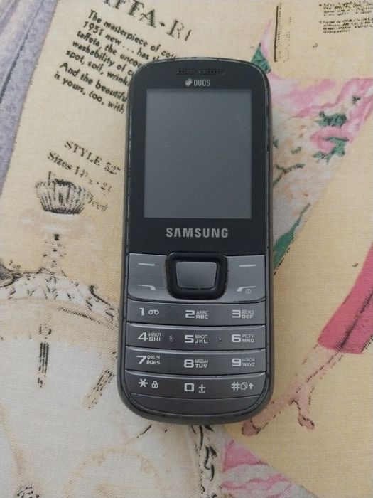 Срочно продам кнопочный телефон