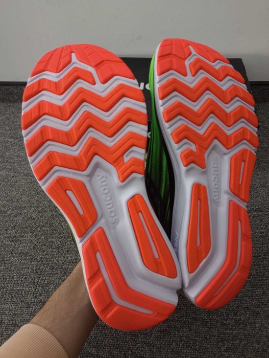 Saucony Обувки за бягане Ride 14, 42.5 EU