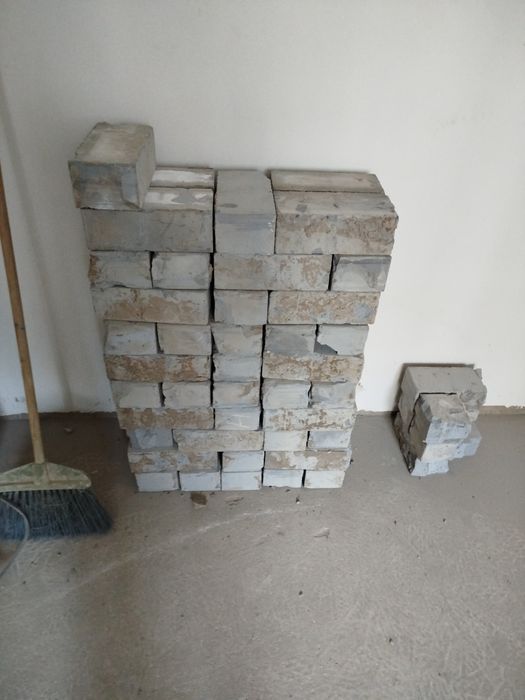 Продам бу силикатный кирпич (полуторный).