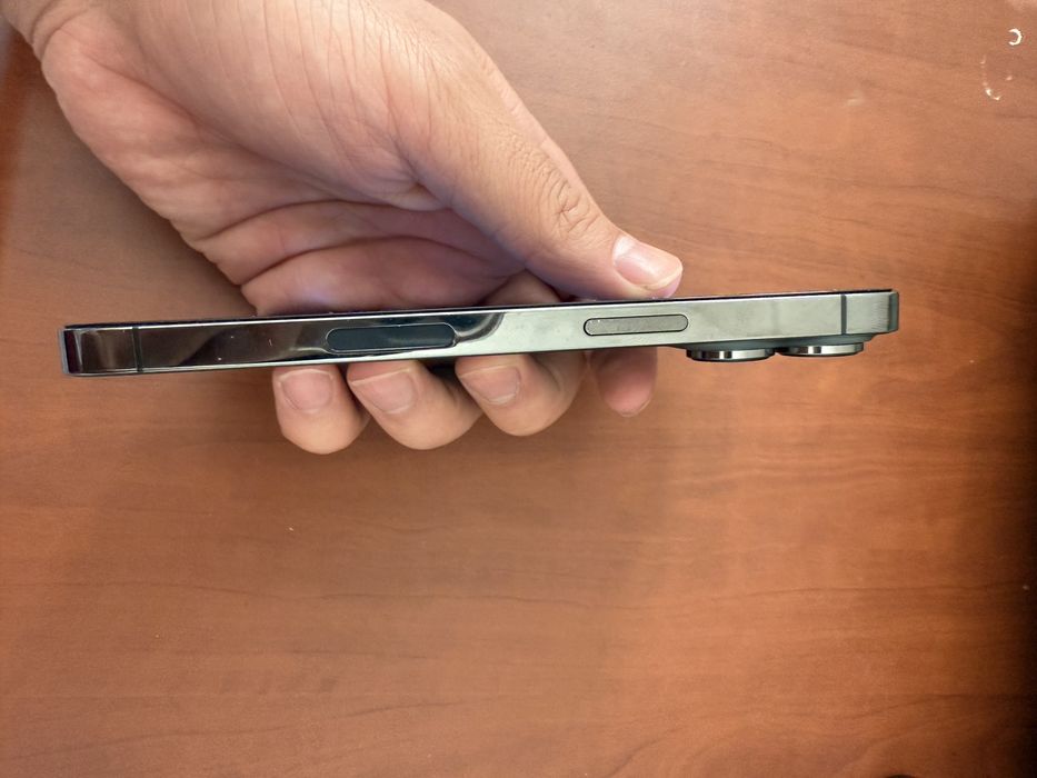 Iphone 13pro holati zor orginal ekran qoyilgan 380$