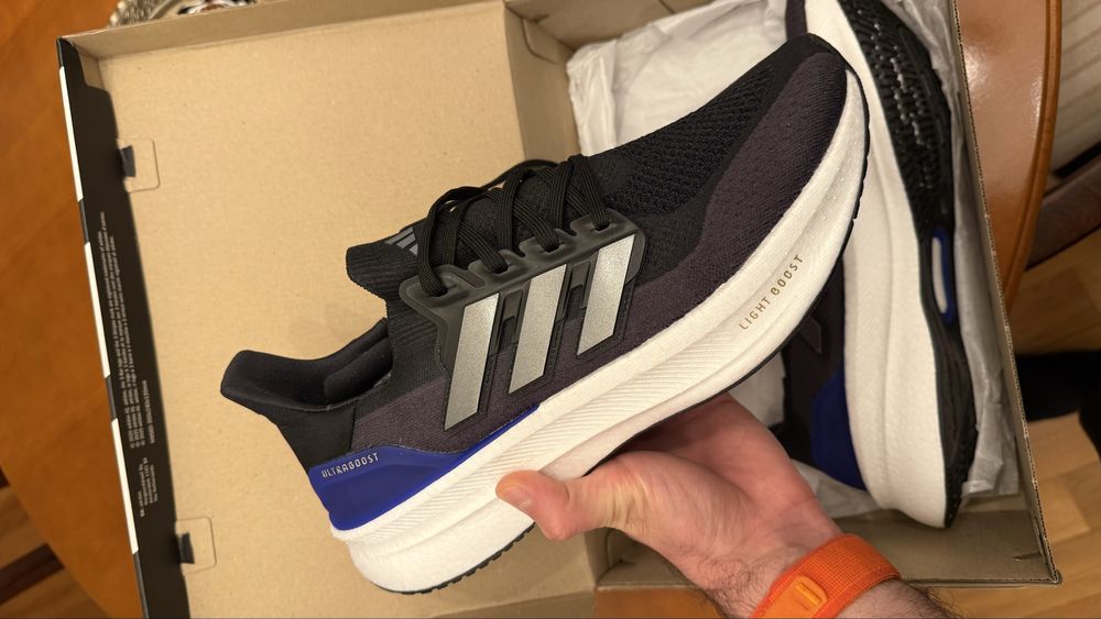 Adidas Ultraboost 5 marimea 45 1/3 , NOI CU ETICHETA, NEPURTATI