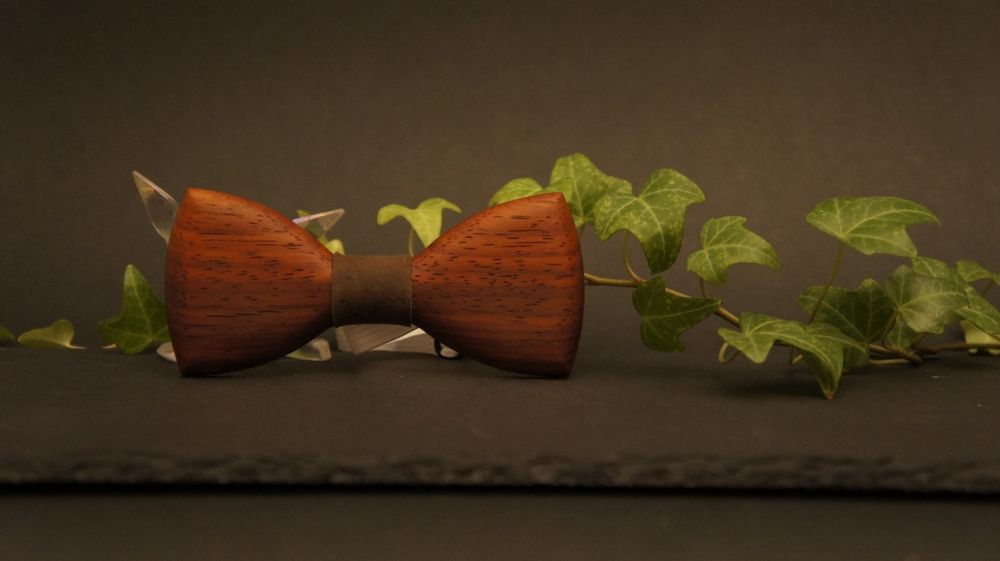 Ръчно изработени дървени папийонки