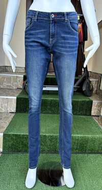 Blugi skinny baieti, marca Guess